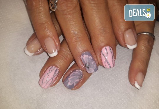 Перфектната жена! Маникюр + педикюр с гел лак BlueSky и четири рисувани декорации в Салон Мечта! - Снимка 27