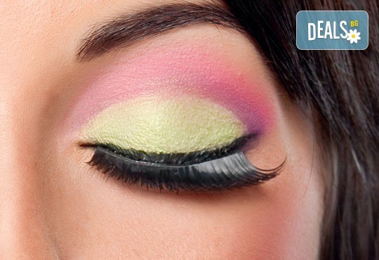 Копринени мигли! Удължаване и сгъстяване на мигли чрез метода косъм по косъм и 30% отстъпка от поддръжка в студио за красота Ma Belle! - Снимка 1