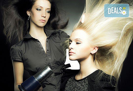 Подстригване, подхранваща терапия според типа коса и оформяне със сешоар в Салон Nails Club до Бизнес парк Младост! - Снимка 1