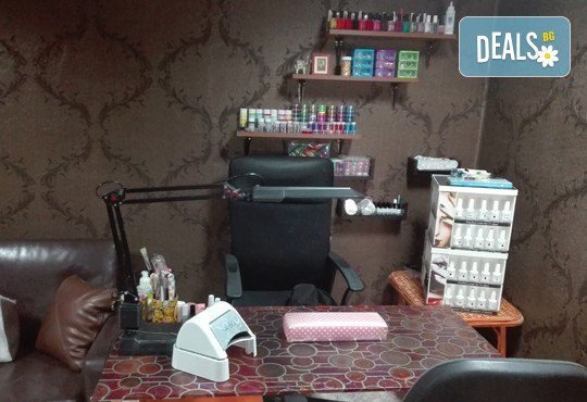 Класически маникюр или френски с гел лак BlueSky, Gelish или термо гел лак, магнитен гел лак, 4 декорации или 3D елементи за вграждане и СПА терапия - Снимка 6