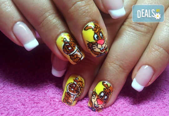 Ноктопластика чрез изграждане с гел, лакиране с гел лак и 4 декорации или 3D елементи за вграждане в Iguana Beauty Studio - Снимка 15