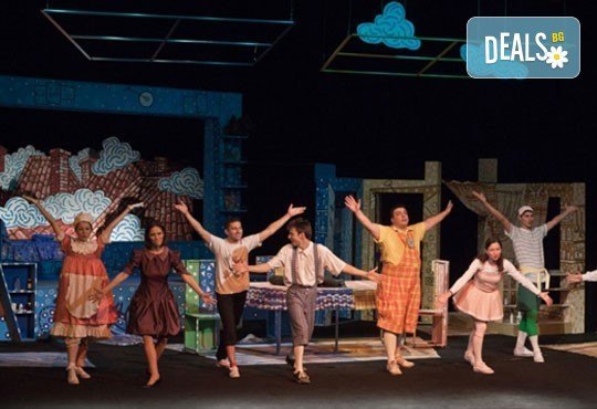 Гледайте с децата! Карлсон, който живее на покрива в Младежки театър, Голяма сцена на 22.01. от 11 ч. - Снимка 6