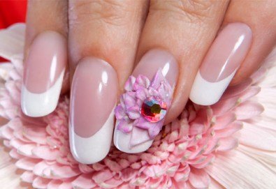 Красиви нокти! Ноктопластика с изграждане и 4 декорации в Салон за красота Belisimas