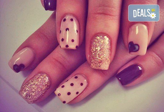 Класически или френски маникюр с гел лак Bluesky, авторски декорации - рисунки, камъчета, пигменти, масаж с етерични масла и сваляне на стар гел лак! - Снимка 2
