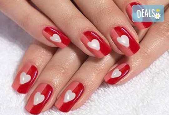 Класически или френски маникюр с гел лак - термо, омбре преливки или мат-гланц, 2 рисувани декорации и сваляне на стар гел лак от Luxury Wellness & SPA - Снимка 6