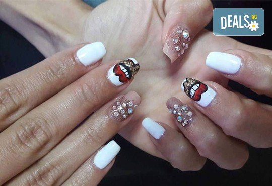 Класически или френски маникюр с гел лак - термо, омбре преливки или мат-гланц, 2 рисувани декорации и сваляне на стар гел лак от Luxury Wellness & SPA - Снимка 7