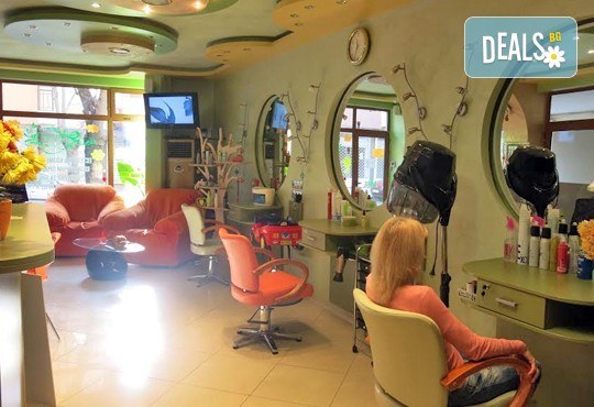 Класически или френски маникюр с гел лак - термо, омбре преливки или мат-гланц, 2 рисувани декорации и сваляне на стар гел лак от Luxury Wellness & SPA - Снимка 10