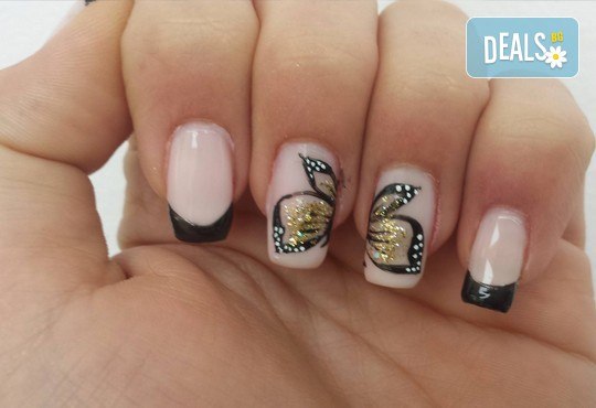 Класически или френски маникюр с гел лак - термо, омбре преливки или мат-гланц, 2 рисувани декорации и сваляне на стар гел лак от Luxury Wellness & SPA - Снимка 8