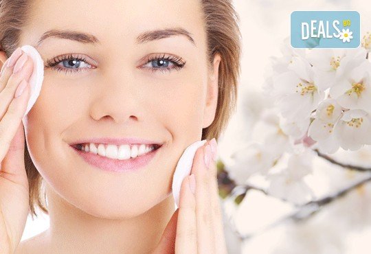 Погрижете се за Вашата чиста и здрава кожа с дълбоко почистване на лице с професионални козметични продукти GLORY от MAKRATI Hair and Beauty! - Снимка 1