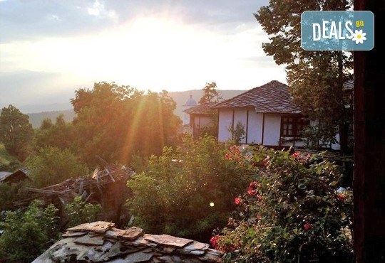 Почивка през зимата край Гоце Делчев! 2 или 3 нощувки за двама в двойна стая от Комплекс Еко къщи Лещен, с. Лещен! - Снимка 4
