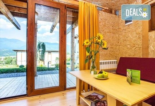 На почивка сред истинската природа през февруари или март! Еко селище Дебели Даб, Стара Кресна - 1 нощувка на човек,безплатен интернет и паркинг! - Снимка 5