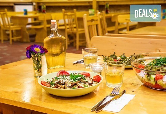 На почивка сред истинската природа през февруари или март! Еко селище Дебели Даб, Стара Кресна - 1 нощувка на човек,безплатен интернет и паркинг! - Снимка 6