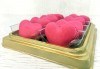 Вкусна изненада за любим човек! 8 изкусителни френски макарона във формата на сърце, поставени в луксозна кутия, от Сладкарница Сладост! - thumb 1