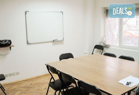 Подготовка за матура по английски за ученици 12 клас, с включени учебни материали и пробни тестове в езикова школа Акцент! - Снимка 4