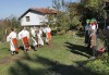 Раздвижете се в ритъма на българското хоро! 2 или 4 посещения на занимания по народни танци в клуб Вишана! - thumb 1