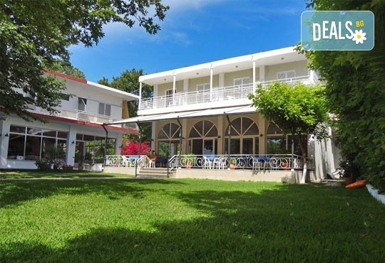 Великден на о. Лефкада - изумрудения остров на Гърция! 3 нощувки със закуски в Авра Бийч 3*, Нидри, транспорт и екскурзовод от Дрийм Тур! - Снимка 5