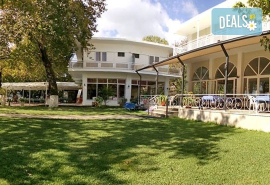 Великден на о. Лефкада - изумрудения остров на Гърция! 3 нощувки със закуски в Авра Бийч 3*, Нидри, транспорт и екскурзовод от Дрийм Тур! - Снимка 7