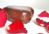 Незабравим подарък за любимия човек! Разтапящ чийзкейк във форма на сърце, покрит с шоколадов ганаж, и пенливо вино Fragolino с ягоди от Cheesecakers - thumb 5