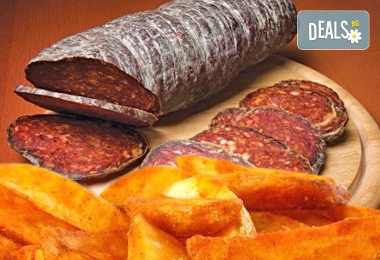 Опитайте нашето вкусно предложение на страхотна цена! Сръбска колбасица и пикантни картофи в сръбски ресторант Зафо - Снимка 1