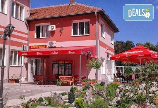 Великден или Гергьовден в Пирот! 2 нощувки, закуски в Hotel Alma 3*, празнична вечеря в механа LANE MOJE, програма и музика на живо - Снимка 3