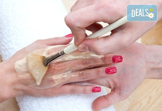 120-минутна терапия - дълбокотъканен масаж на цяло тяло, пилинг с кафява захар, зонотерапия и парафинова маска на ръце в Senses Massage & Recreation! - Снимка 3