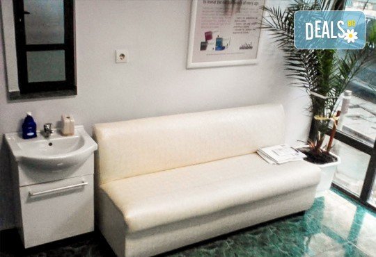 Обем и контур за устни с качествен френски филър по избор Hyaluronica или Pluryal от SunClinic и д-р Светла Петкова - Снимка 9