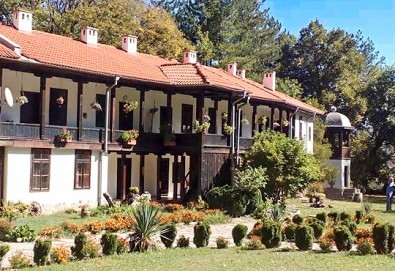 Еднодневна екскурзия до Земенски манастир и ферма Земенея с Персонал Тур! Транспорт, водач и програма с дегустация на млечни продукти