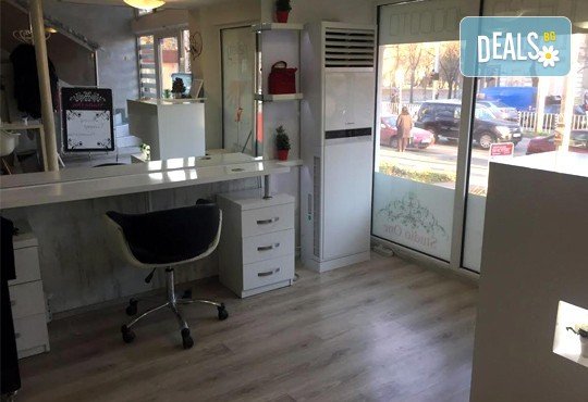 Подстригване с техника чрез увиване без скъсяване на дължината на косата, масажно измиване, маска и прическа в Studio One - Снимка 9