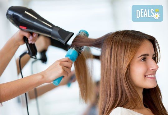 Подстригване с техника чрез увиване без скъсяване на дължината на косата, масажно измиване, маска и прическа в Studio One - Снимка 4