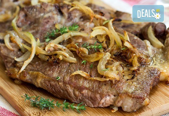 Вкусен обяд! Супа и готвено ястие по избор в Ресторант-механа Мамбо в центъра на София! - Снимка 5