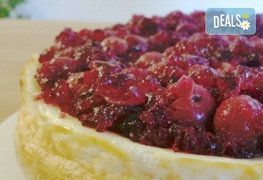 Изберете изкушаващ чийзкейк Вишна, 16 парчета, с натурални продукти от сладкарница Cheesecakers! - Снимка 2