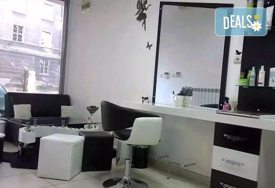 Боядисване с професионална боя, подстригване, маска за запазване на цвета и оформяне и стилизиране от Визия и стил! - Снимка 6