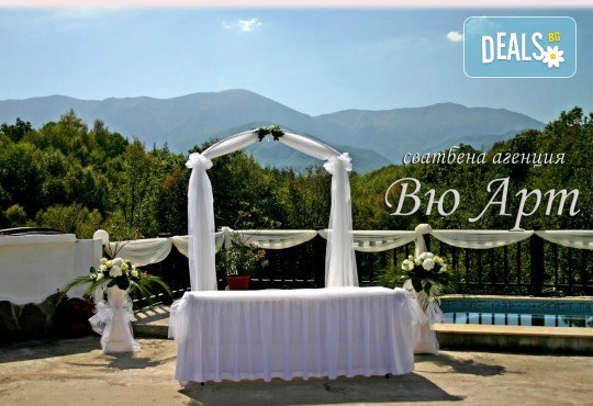 За Вашата сватба! Цветя за сватбената маса - флорална аранжировка, булченски букет, декорация за кола или цялостна декорация с цветя + консултация със сватбен агент от Сватбена агенция Вю Арт! - Снимка 1