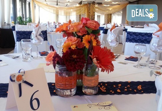 За Вашата сватба! Цветя за сватбената маса - флорална аранжировка, булченски букет, декорация за кола или цялостна декорация с цветя + консултация със сватбен агент от Сватбена агенция Вю Арт! - Снимка 6