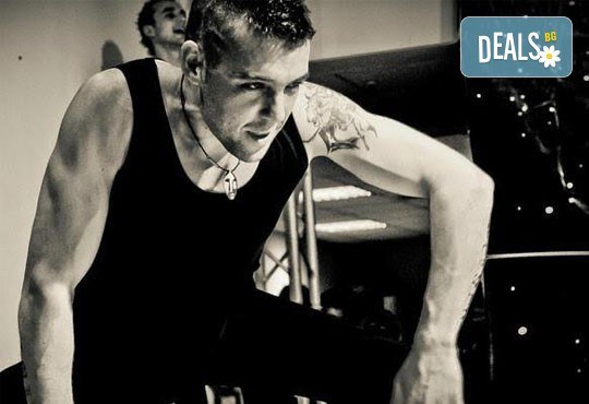 Заредете тялото си с енергия и се раздвижете с 6 тренировки по зумба в Dance Center Suerte, Варна! - Снимка 3