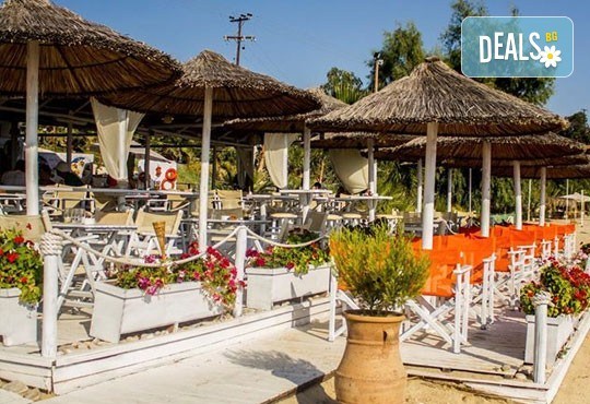 Мини почивка в Уранополи, Халкидики през май! 3 нощувки със закуски и вечери в хотел Akti Ouranoupoli Beach Resort 4* и транспорт - Снимка 6