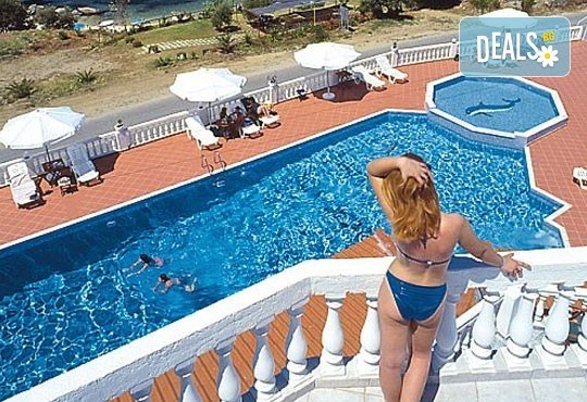 Мини почивка в Уранополи, Халкидики през май! 3 нощувки със закуски и вечери в хотел Akti Ouranoupoli Beach Resort 4* и транспорт - Снимка 8