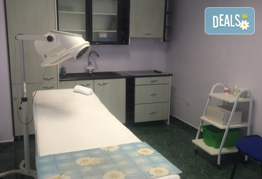 Лечение на болки в гърба при плексит, травми, болки в шийни прешлени, коленни стави чрез системата за светлинна терапия от SunClinic - Снимка 4