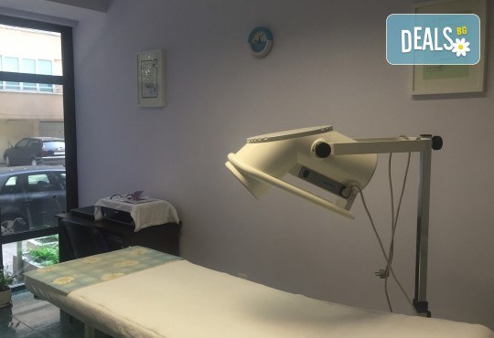 Лечение на болки в гърба при плексит, травми, болки в шийни прешлени, коленни стави чрез системата за светлинна терапия от SunClinic - Снимка 3