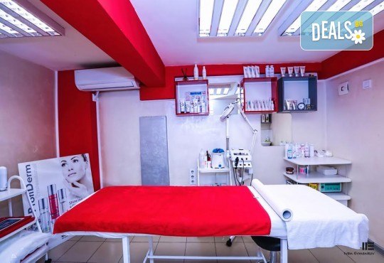 Добавете изисканост и стил с маникюр и педикюр с лаковете на OPI в новия салон за красота Венера, бул. Сливница - Снимка 4