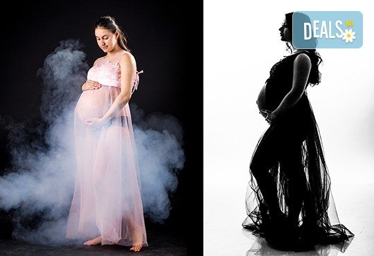 60-минутна фотосесия за бременни в студио с включени аксесоари и ефекти от Chapkanov photography! - Снимка 1