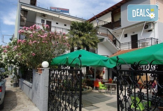 Почивка в Аспровалта, Гърция през април! 4 нощувки със закуски и вечери в хотел Alexander Studios, възможност за транспорт - Снимка 3