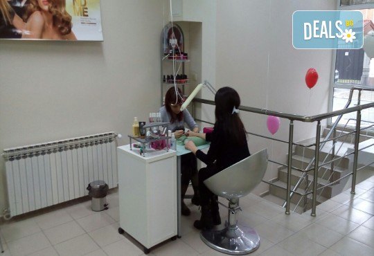 Нова процедура за гладка кожа! Шугаринг - захарна епилация на зона по избор в салон за красота Женско царство - Център! - Снимка 4