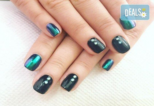 Красиви ръце със здрав и дълготраен маникюр с гел лак, 4 ръчно рисувани декорации и парафинова терапия в студио за красота L Style! - Снимка 1