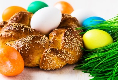Козунак за Великден в 6 пакета със стафиди, локум, плодове, шоколад, декорация и мармалад от Работилница за кусотии Рави!