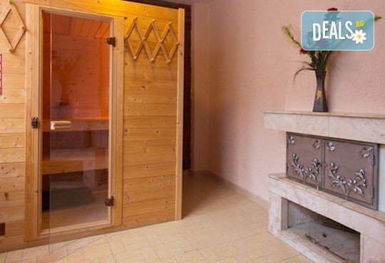 Великденски празници за двама: нощувка, закуска и празнична вечеря с агнешко, великденска салата, шарени яйца, курабии и козунак в Комплекс Фазанария! - Снимка 6