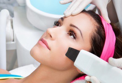 Мануално или ултразвуково почистване на лице с българска натурална козметика Глори и бонус - маска по избор в студио Д&В!