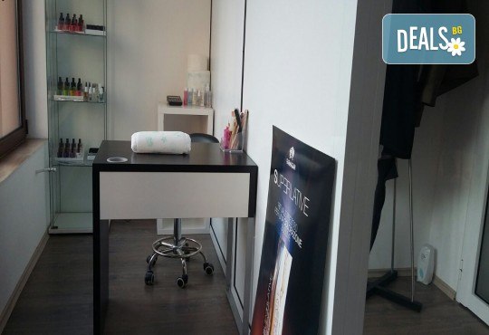 Дълготраен SPA маникюр с гел лак SNB Professional или BlueSky, масаж на ръцете + подарък 4 арт декорации, запечатани с UV топ лак от Superlativ Beauty House! - Снимка 5