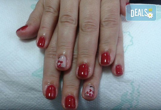 Дълготраен SPA маникюр с гел лак SNB Professional или BlueSky, масаж на ръцете + подарък 4 арт декорации, запечатани с UV топ лак от Superlativ Beauty House! - Снимка 3