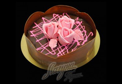 Уникална шоколадова наслада с торта Линд с възможност за доставка от Виенски салон Лагуна! Предплатете сега 1лв!